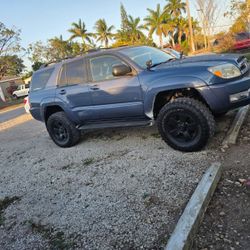 Toyota 4 Runner 2005 With A V8 Engine