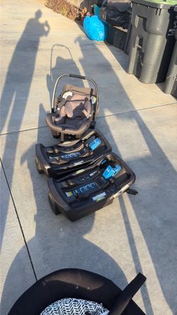 Nuna grey car seat and base