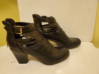 Women's heel sandal - "Unlisted" by Kenneth Cole