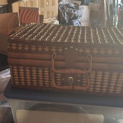 Pic Nic Basket