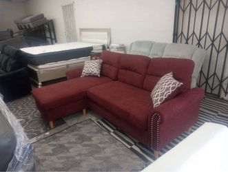 New Reversible Chaise Sectional Couch! Free Delivery 🚚!