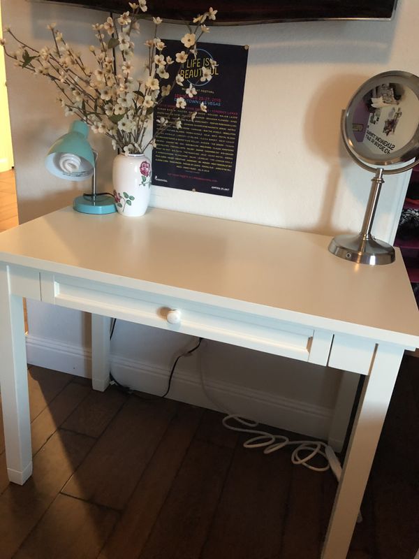Pottery Barn White Desk For Sale In Etiwanda Ca Offerup