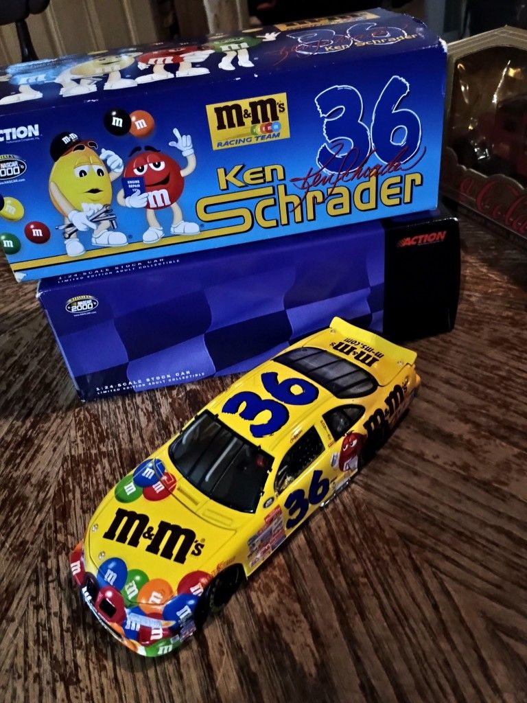 2000 Action KEN SCHRADER #36 M&M's Diecast Nascar 1/24