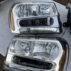 Chevy Trailblazer Headlights 02-09