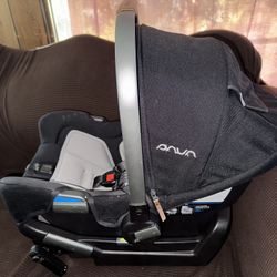 Nuna Car seat 