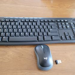 New Wireless Keyboard With Mouse 