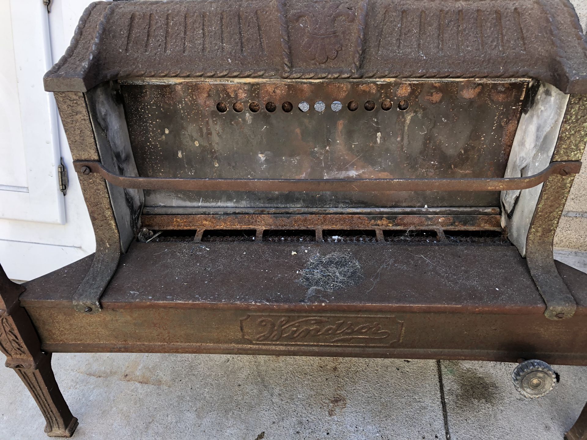 Vintage gas heater