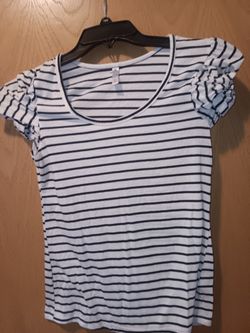 Women's Size Medium,  Xhilaration Black And White Stripe Top