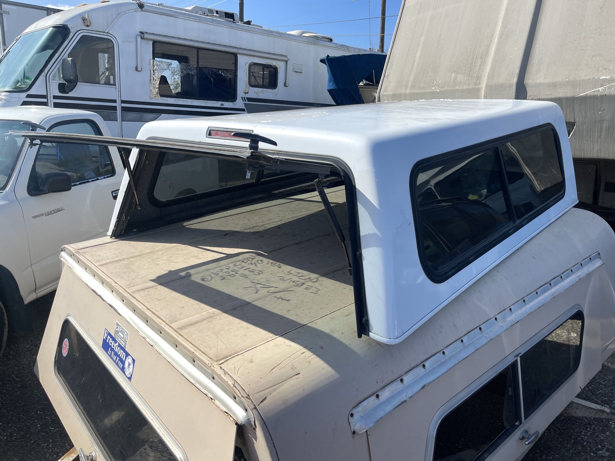 53x73 Camper Off A 2007 Ford Ranger Shorten