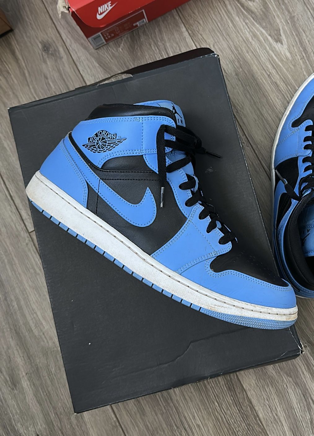 Jordan 1 Mid University Blue Size 12