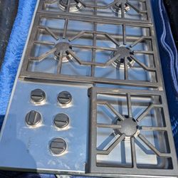 36" Wolf Gas Cooktop 