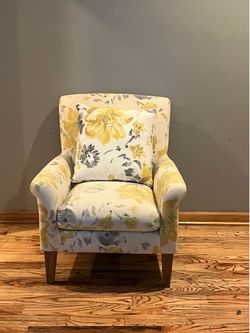 Floral Upholstered  Accent Chair with Matching Pillow