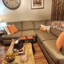 PENDING PICKUP. FREE LARGE SECTIONAL COUCH.  AS IS. FIRST COME FIRST SERVE.  2ND FL WALKUP. BRING HELP.