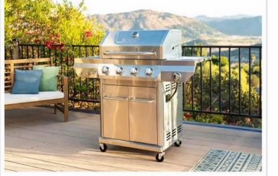 PROPANE GAS BBQ GRILL USED VERY CLEAN