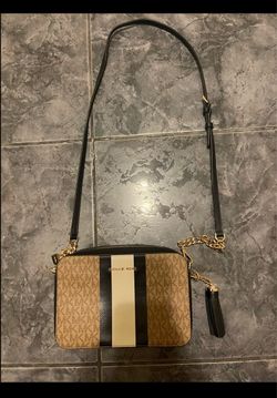 Michael Kors MK Signature Crossbody Bag