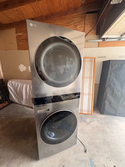 LG WashTower Washer & Dryer – WiFi/Steam – Trade or Sell