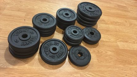Lot of Cast‑Iron Weight Plates – 135 lb Total