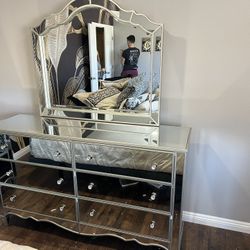 New Mirrored Dresser w Silver Crystal Knobs.  64Wx18Dx43H.  Free Delivery!
