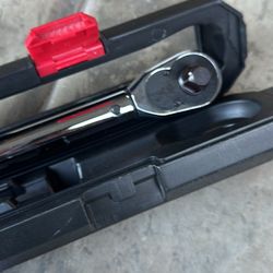 HUSKY Brand New 1/2” Torque Wrench 50-250lb 