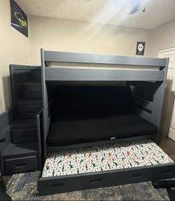 Tri bed bunk bed