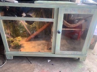Two Story Terrarium With Hammock And Accessories