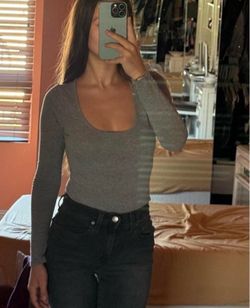Scoop Neck Long Sleeve Top - Gray