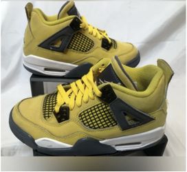 Lightning 4s Size 4