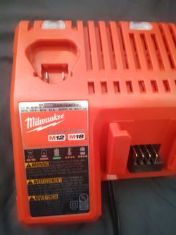 Milwaukee M12 and M18 dual charger