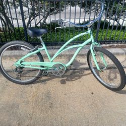 Woman's Electra Cruiser 7