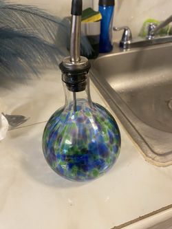 Handblown Glass Oil & Vinegar Cruet – Artisan Swirl Dispenser Bottle – Colorful Kitchen Decor – Olive oil