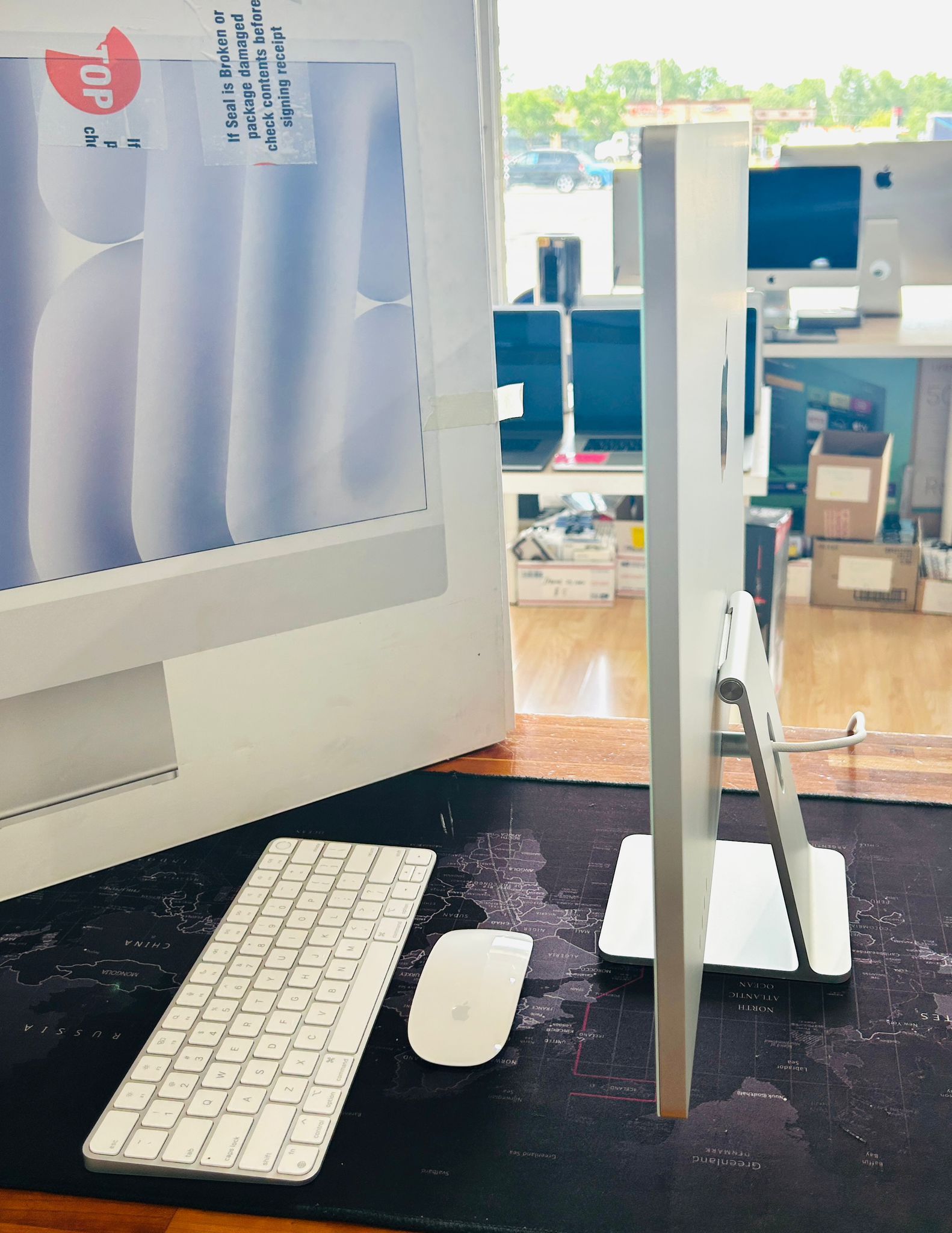  iMac 24 inch 2021 Apple M1 16GB 1TB Silver Like New IN BOX
