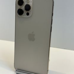 Apple iPhone 12 PRO MAX 128gb. ( Fully Unlocked )