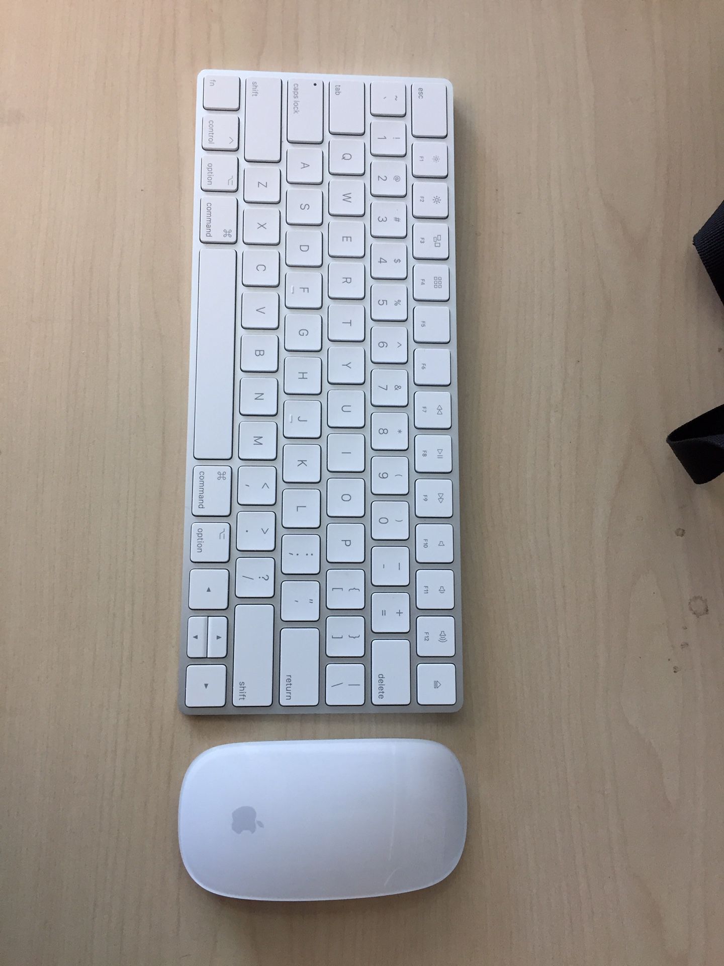 Apple magic 2 keyboard and mouse, like new condition