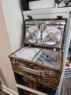 Picnic/ beach/ date  basket  With cooler and diningwear
