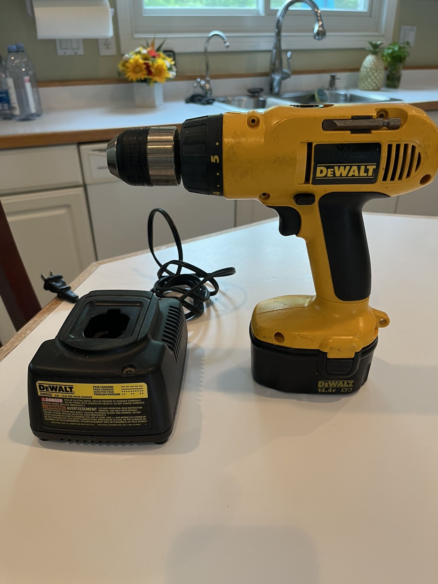 Dewalt 3/8” Cordless Drill 14.4 Volt