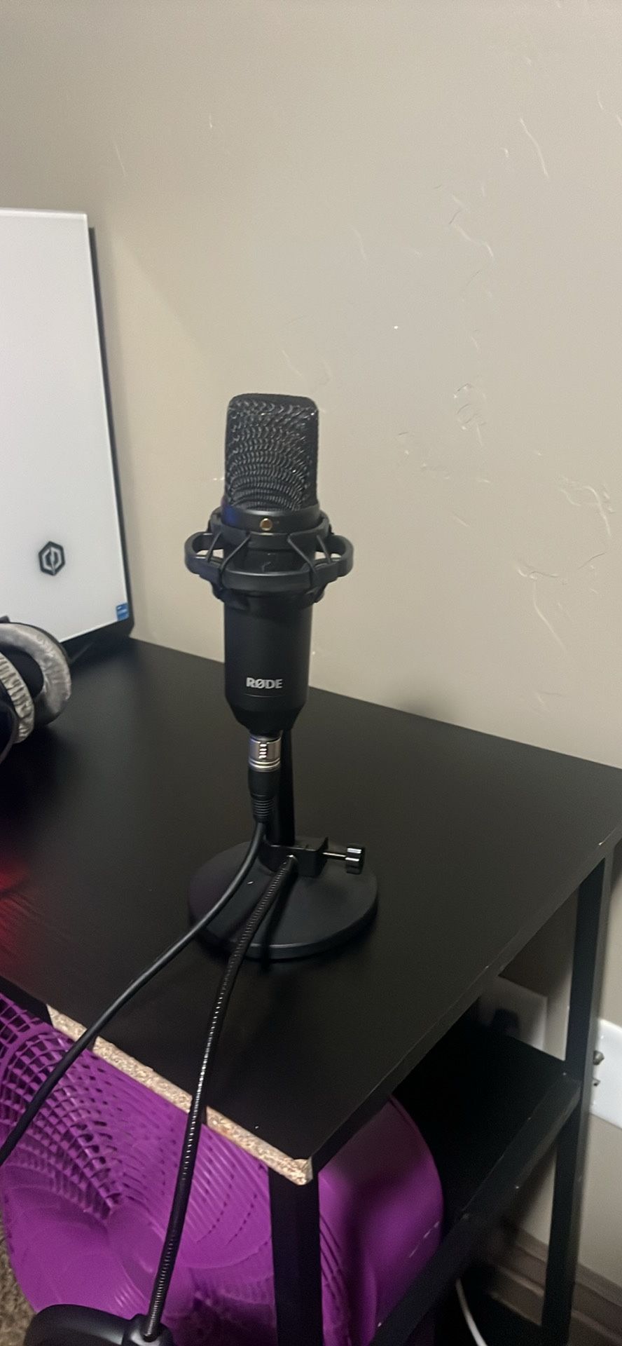 Rode NT1 Microphone