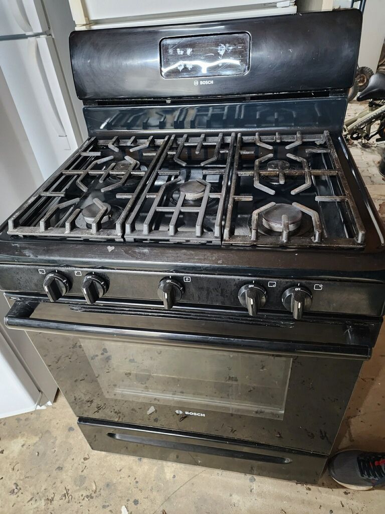 GAS STOVE