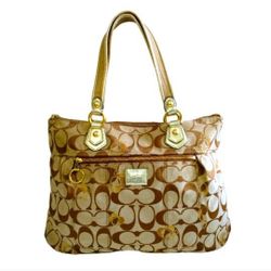 Coach Monogram Women's Shoulder Bag.