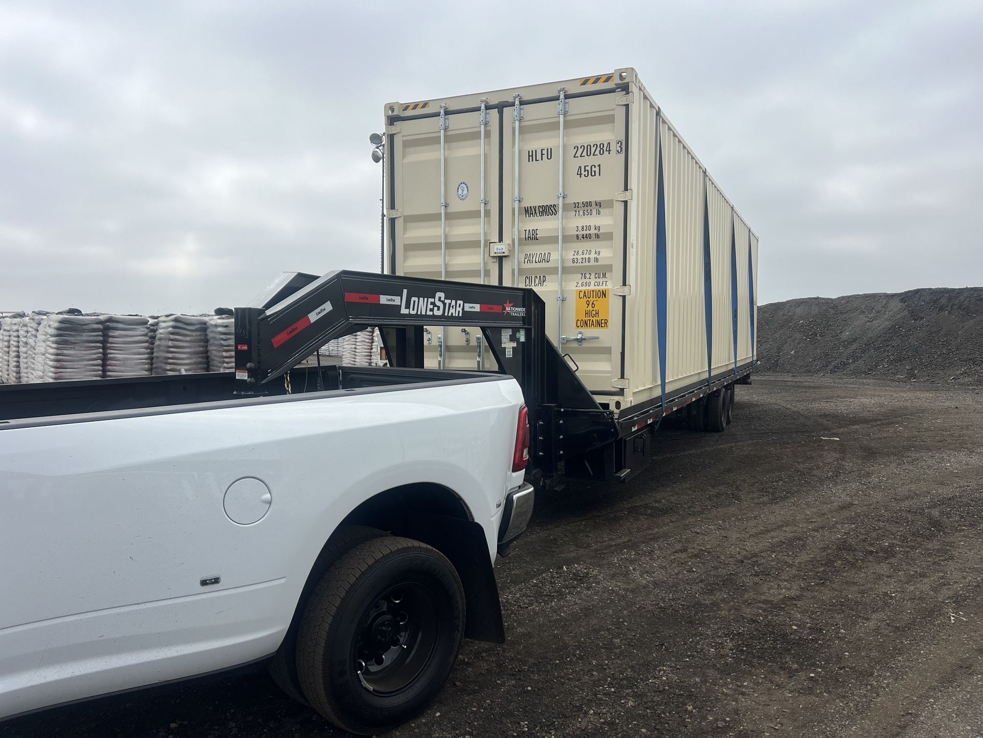 40 FOOT 1-TRIP NEWER/1-TRIP SHED STORAGE SHIPPING CONTAINER