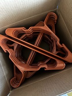 200ct-Mainstays Plastic Notched Adult Hangers