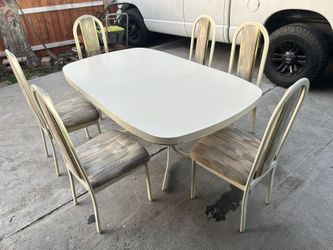 Dinning Table With Chairs 