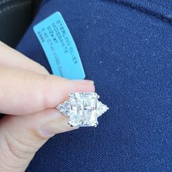 ✨ Sterling Silver Moissanite Ring – Size 7 ✨