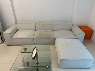 COUCH/SOFA IN GREAT CONDITION Large