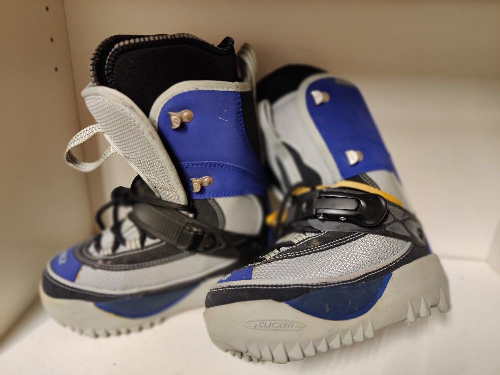 K2 Clicker Kids Snowboard Boots Size 3-4