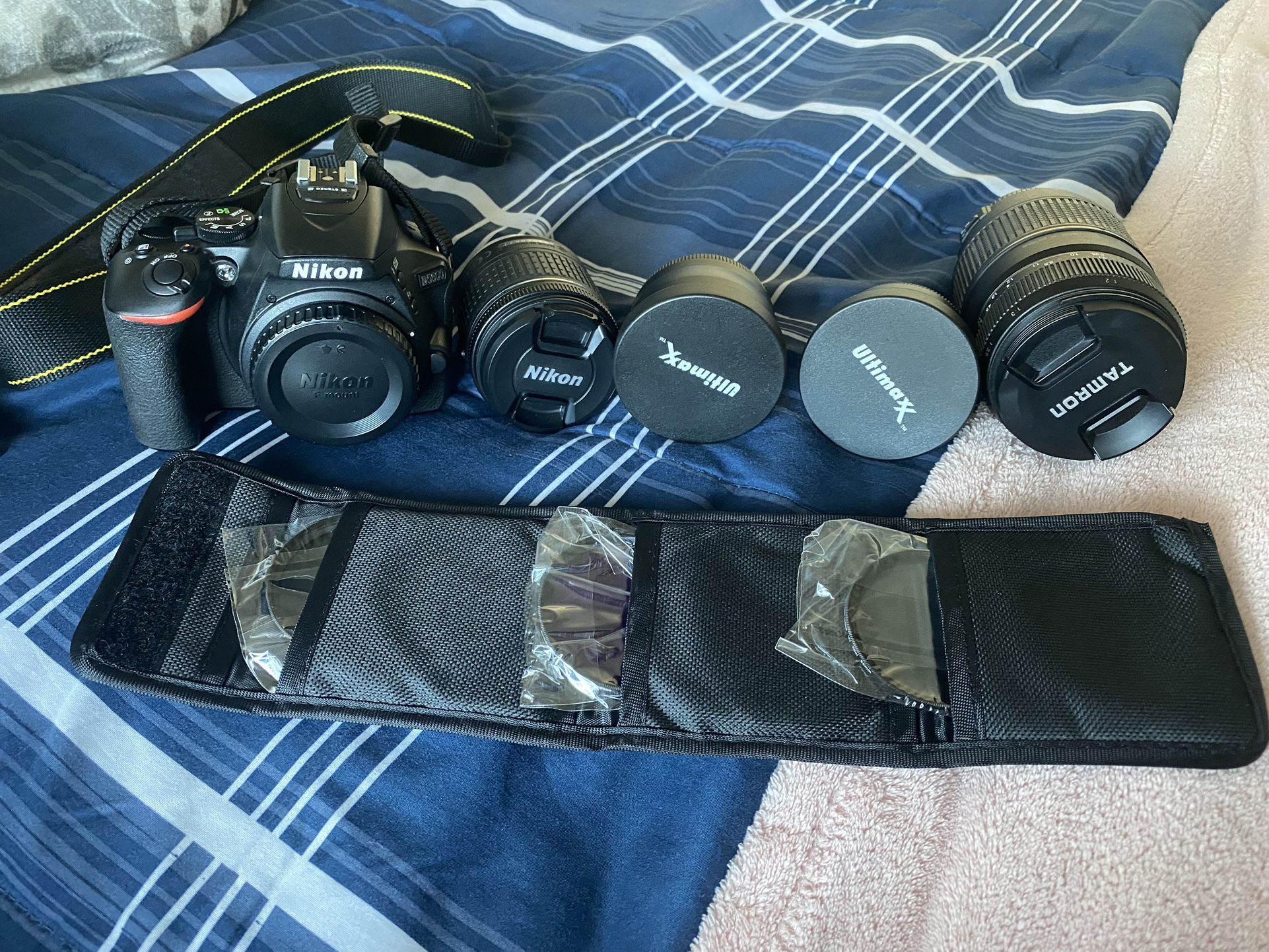 Nikon D5600 Cámara DSLR con 0.709-2.165 in VR y lentes de 2.756-11.811 in + tarjeta de 128 GB, trípode, flash y más (paquete de 20 piezas)
