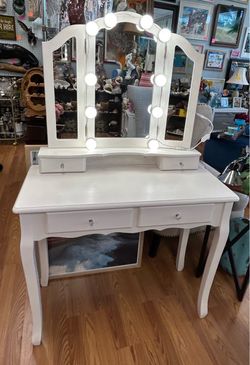 Small Makeup Vanity Desk Table Set with Lighted Tri Folding Mirror Storage Drawers