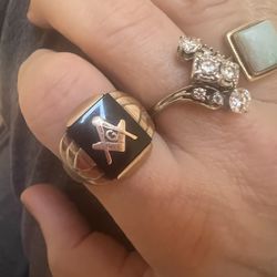Vintage Big 10k Art Deco Mason Ring
