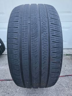 275/35R21 Pirelli Cinturato P7 All Season tire