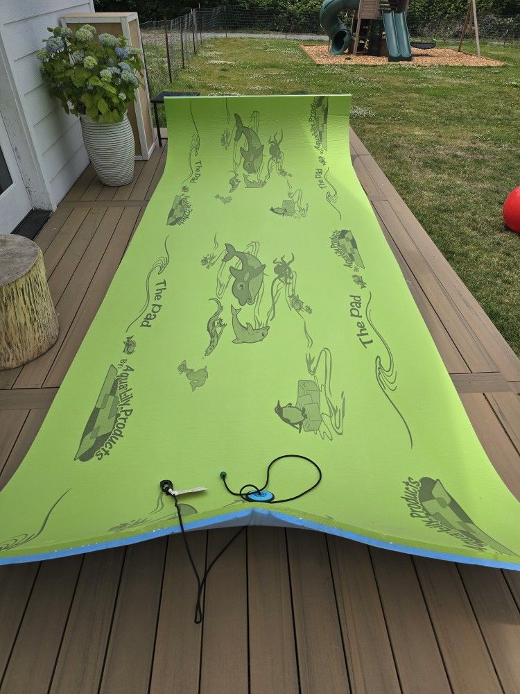 Aqua Lily Pad Float