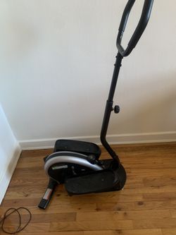 Selling In motion 3000 elliptical trainer